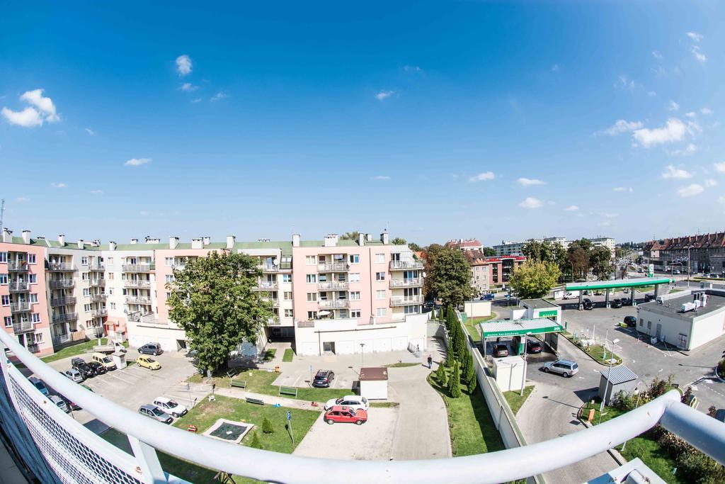 Red Apartment Wroclaw Room photo